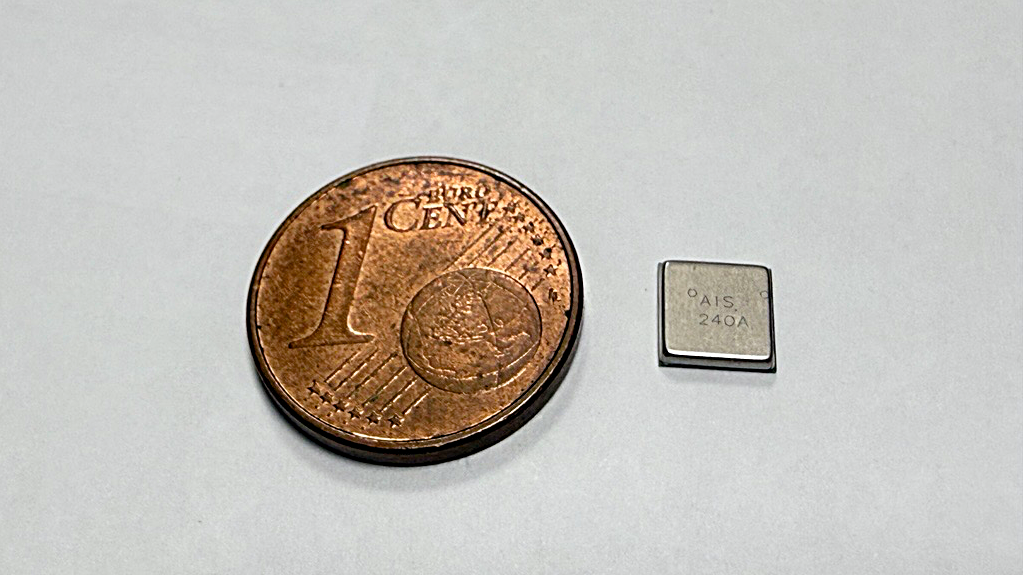 SpectroMic chip alongside 1 euro cent